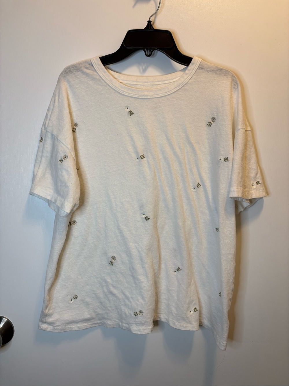 American Eagle Outfitters Cream Tee with Tiny Green Embroidered Sprigs